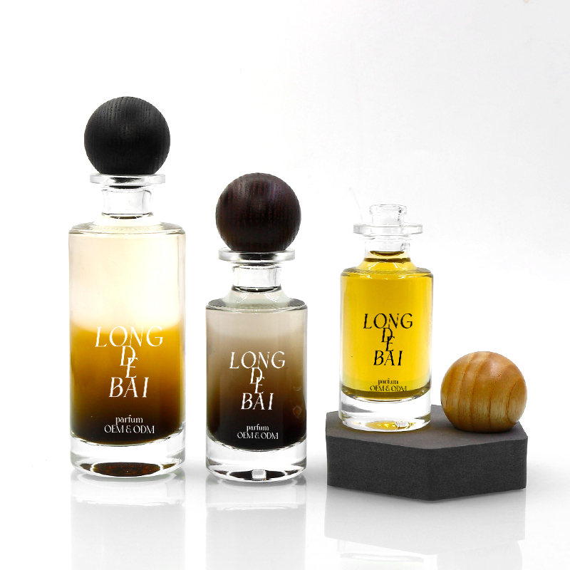wholesale Custom crimp round clear perfume spray bottle 30ml 50ml 100ml empty perfume glass bottle with wooden cap