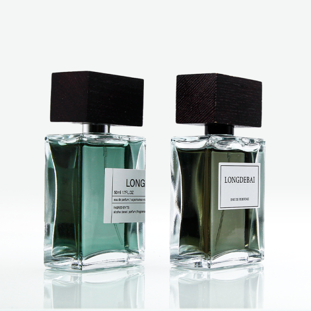 Glass perfume bottle with flat square wood cover, portable perfume bottle