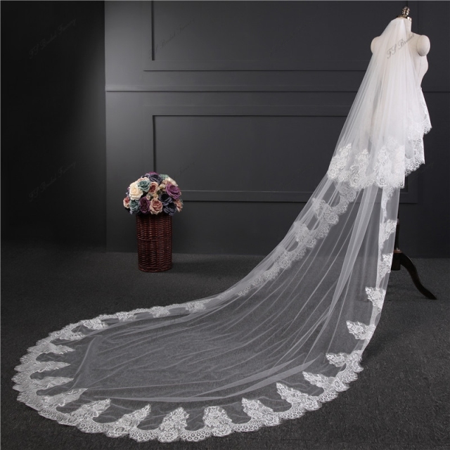 Two Layer Wedding Veils With Lace On Hem