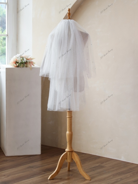 Finger Tips Two Layers  Pearls Glitter Wedding Veils