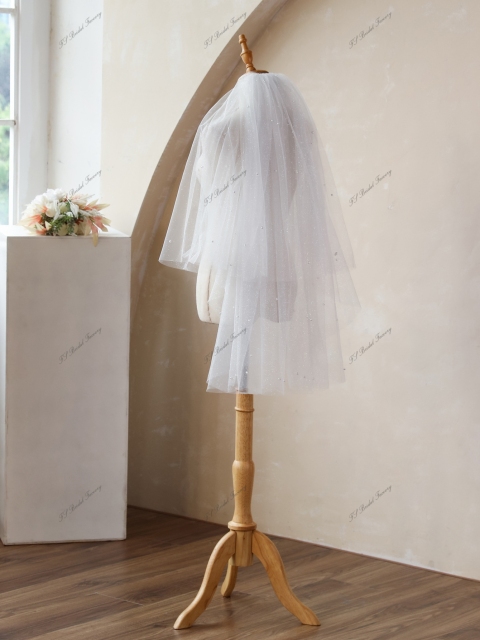 Finger Tips Two Layers  Pearls Glitter Wedding Veils
