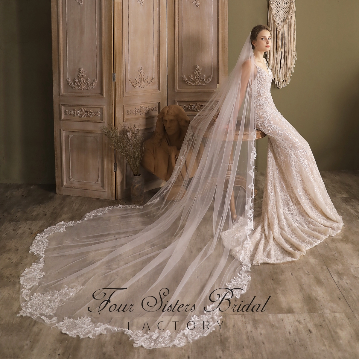 Long Lace Scallop Edge Veil