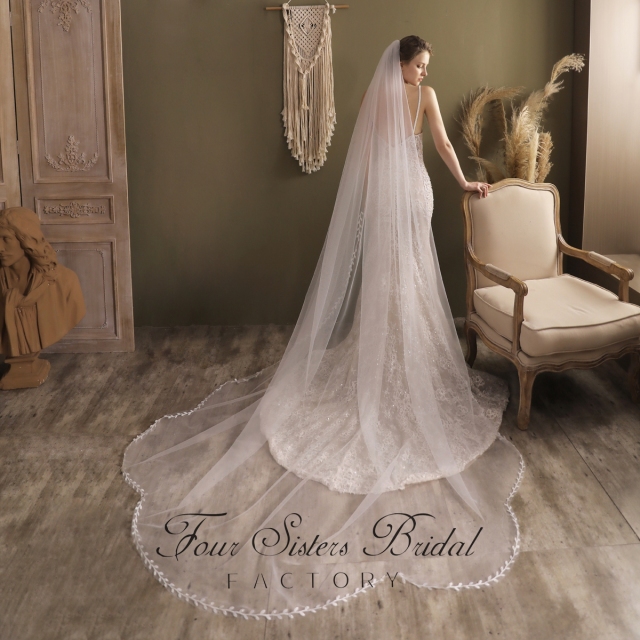 118 Inch Pearl Floral Print Wavy Edge Long Bridal Veil