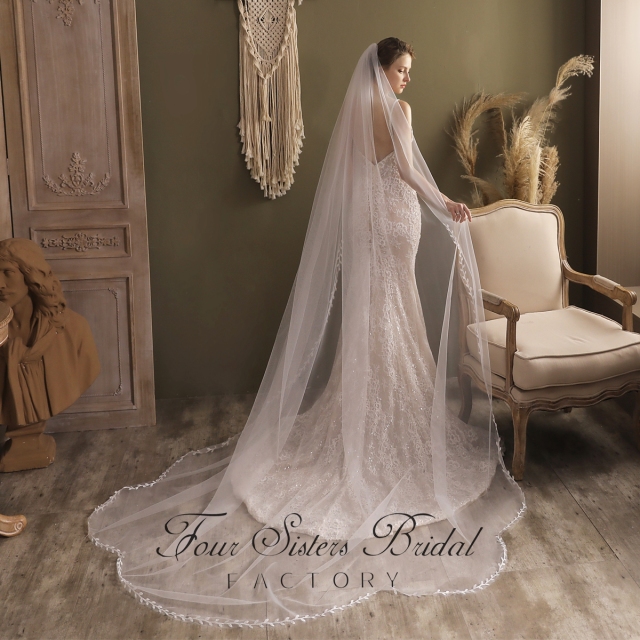 118 Inch Pearl Floral Print Wavy Edge Long Bridal Veil