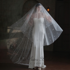 118 Inch Heart-shaped Applique Scatter Veil