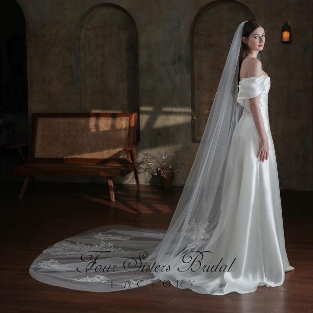 118 Inch Leaf-Shaped Lace Train Veil