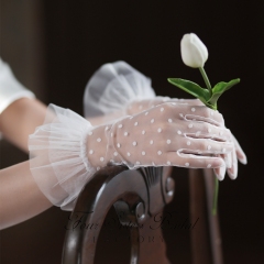 Two Layers Short Ruffled Edge Polka Dot Gloves