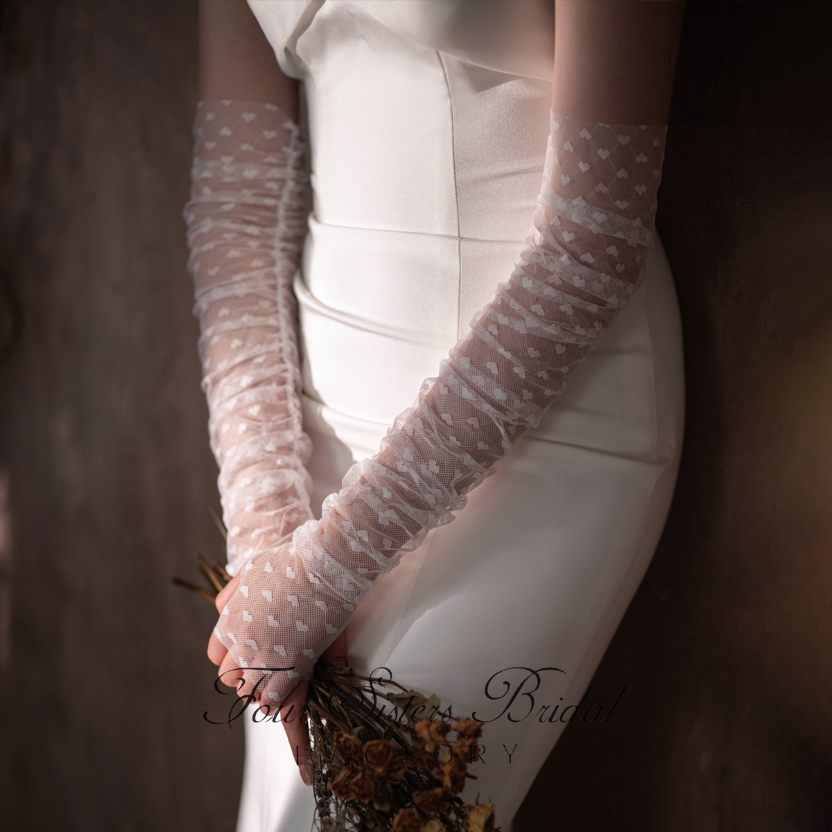 Heart-shaped Applique Scatter Sleeves