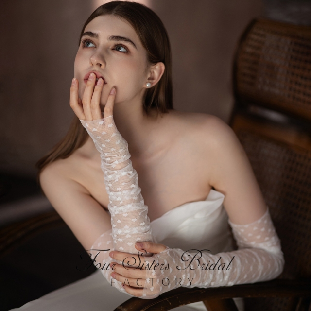 Heart-shaped Applique Scatter Sleeves