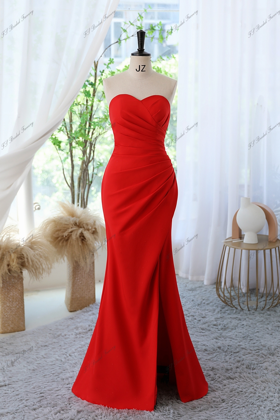 Sweetheart Sleeveless Mermaid Prom Gown with Dazzling Split main image 1