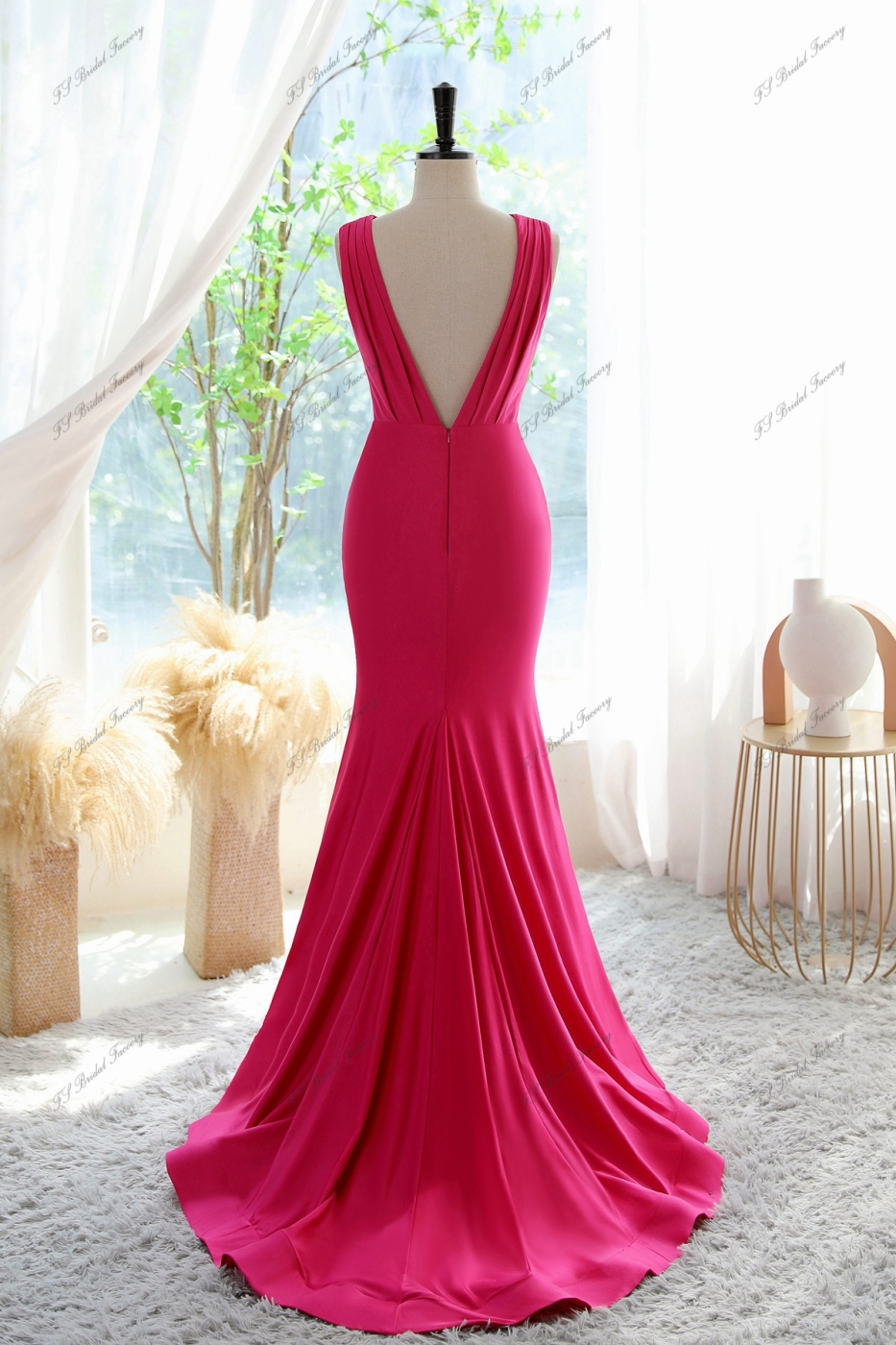 Pleated Form-fitting Prom Dress With V-neck And V-neck