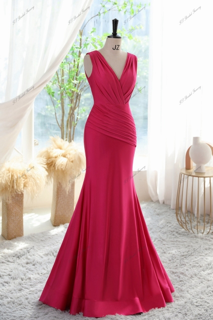 Pleated Form-fitting Prom Dress With V-neck And V-neck