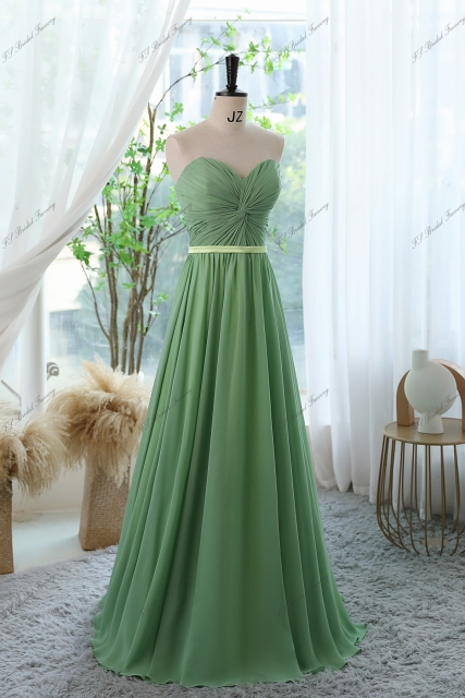 Delicate Sweetheart Prom Dress With Chiffon Pleated Skirt and belt