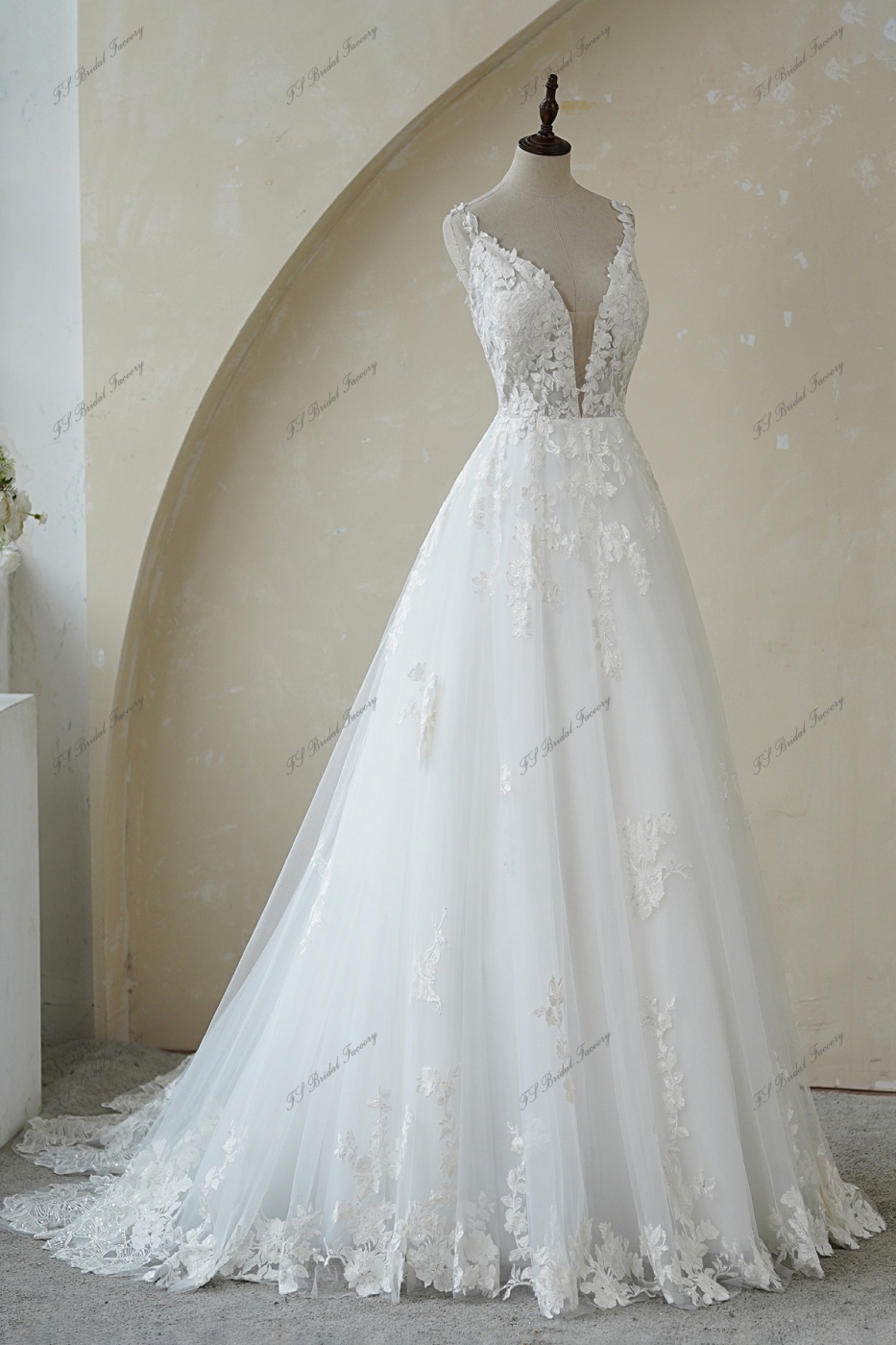 V-Neck Long Sleeves Lace Appliques Ball Gown Wedding Dress main image 1