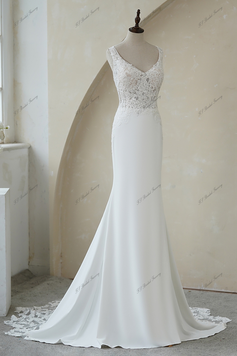 Lace Applique Crepe Mermaid Wedding Dresses