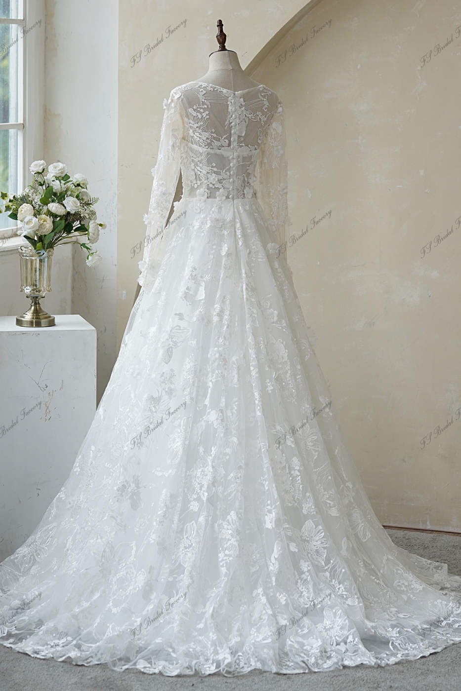 3D Floral Lace With A Square Neckline Tulle Wedding Gown