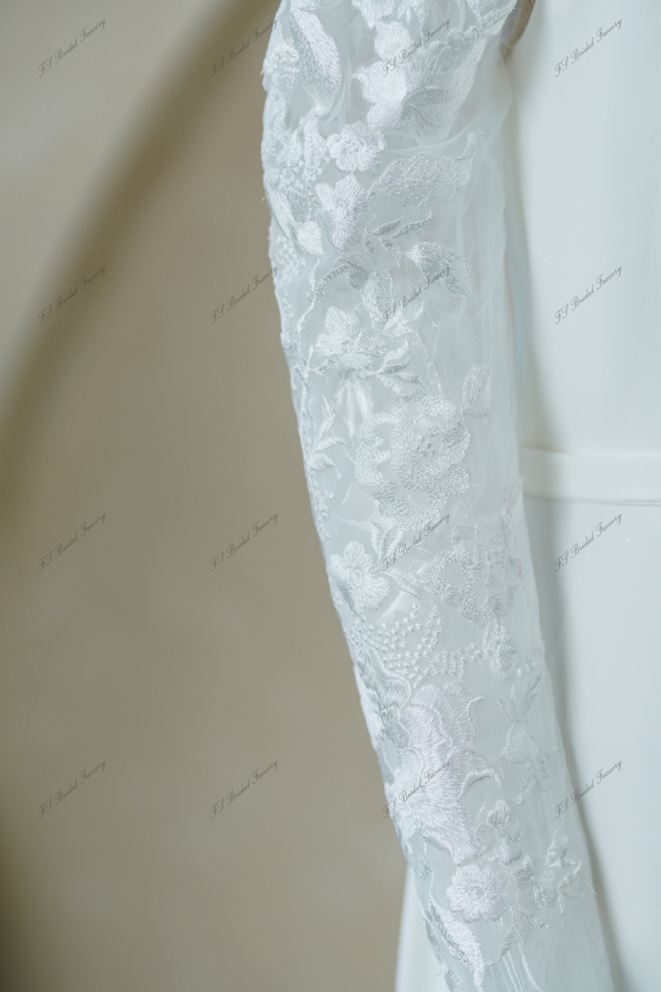 Soft Thick Crepe Mermaid Wedding Gowns With Detached Lace Sleeve