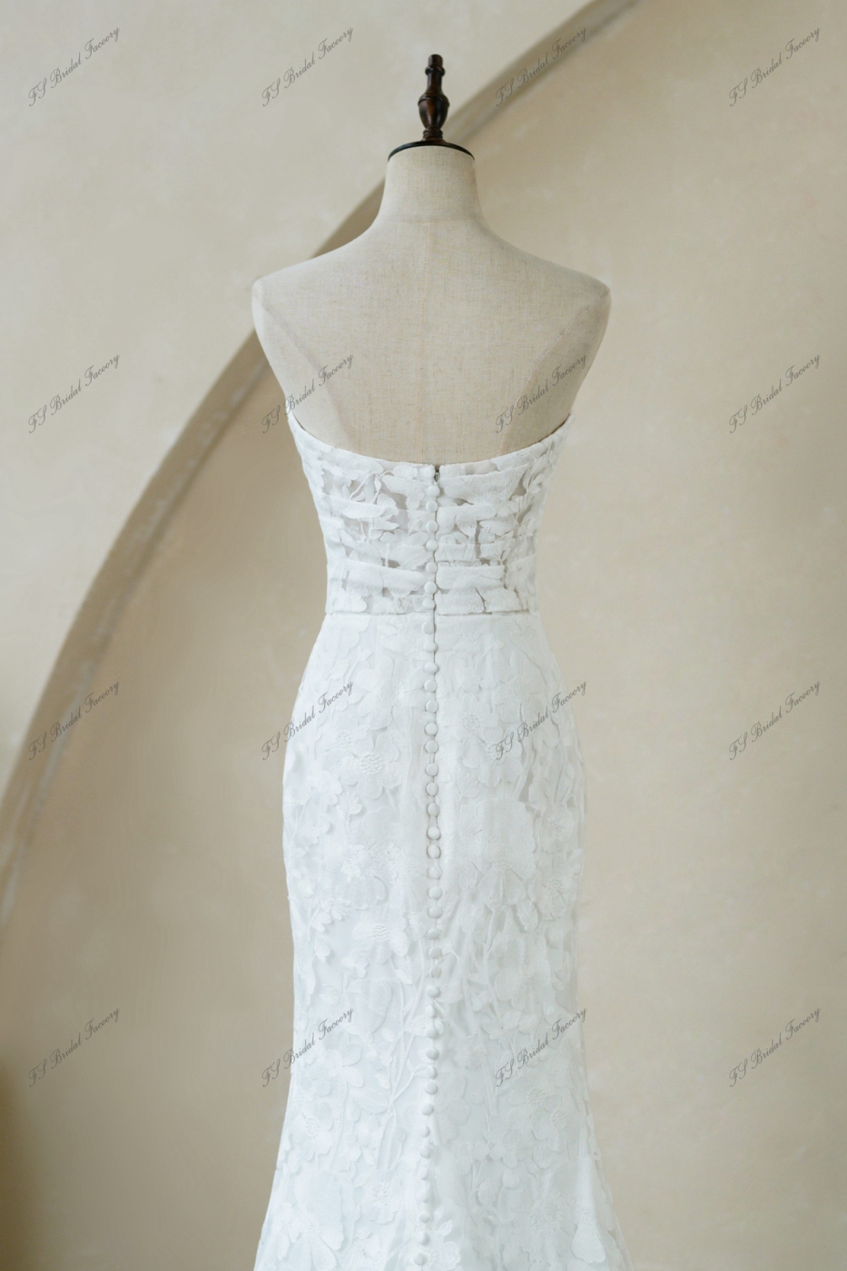 Floral Lace Ruching Bodice Mermaid Wedding Gowns With Detached Sleeve