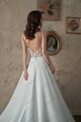 Romantic Sweetheart A-Line Bridal Gown With Rose Lace Cutout Train