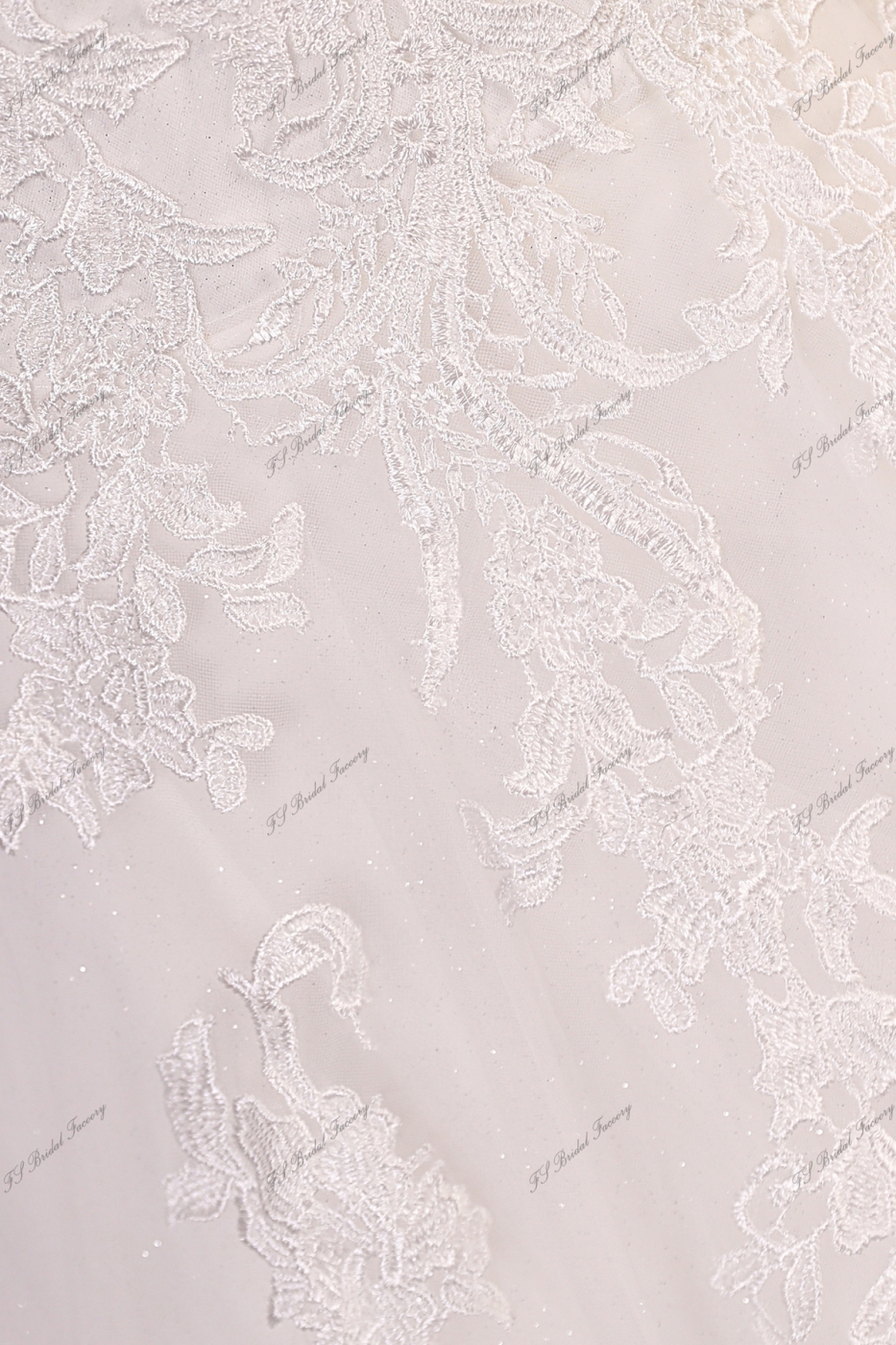 Plunging V-back Lace Appliqués Bridal Gown