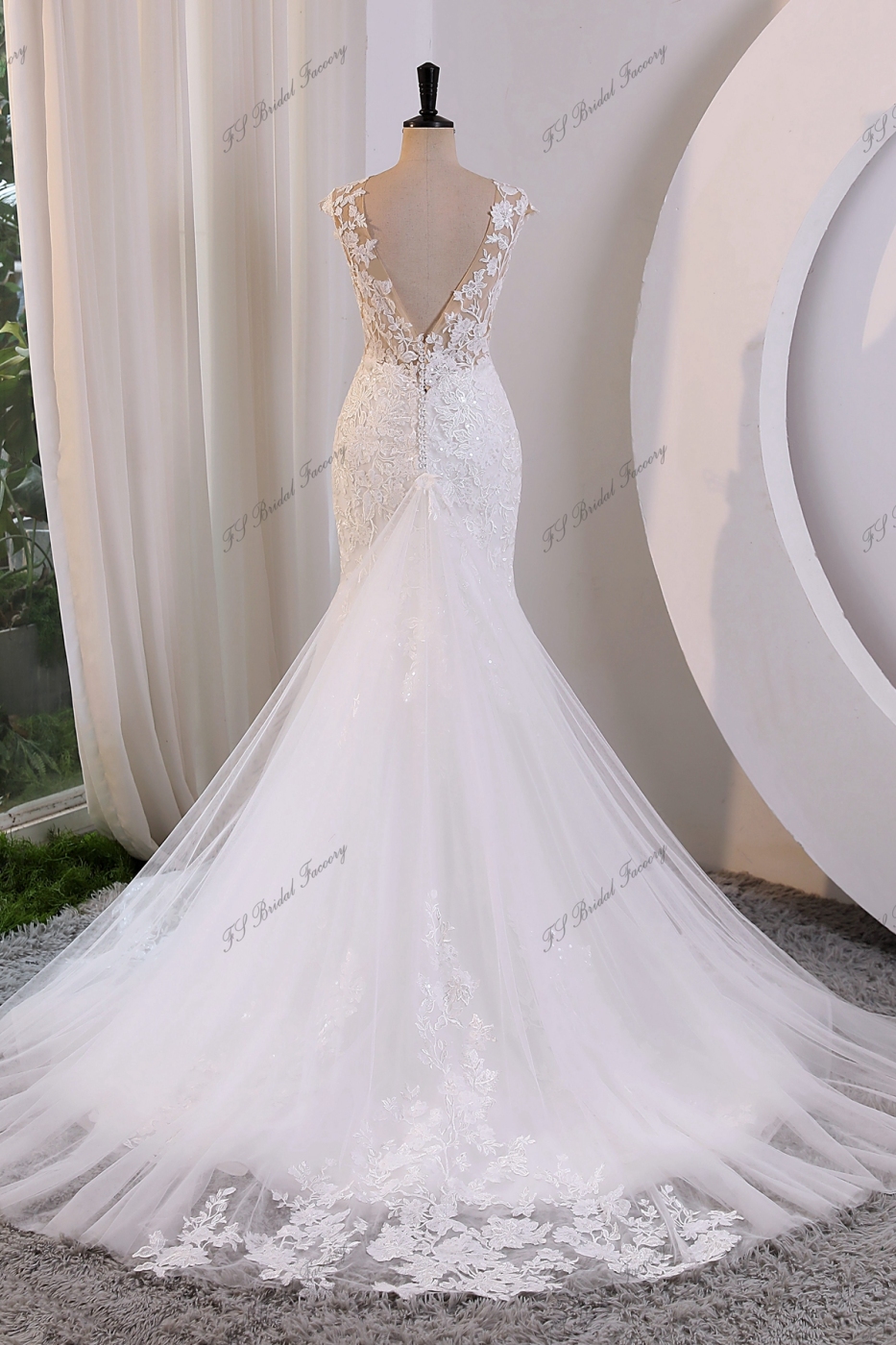 Illusion V-back Mermaid Wedding Gown