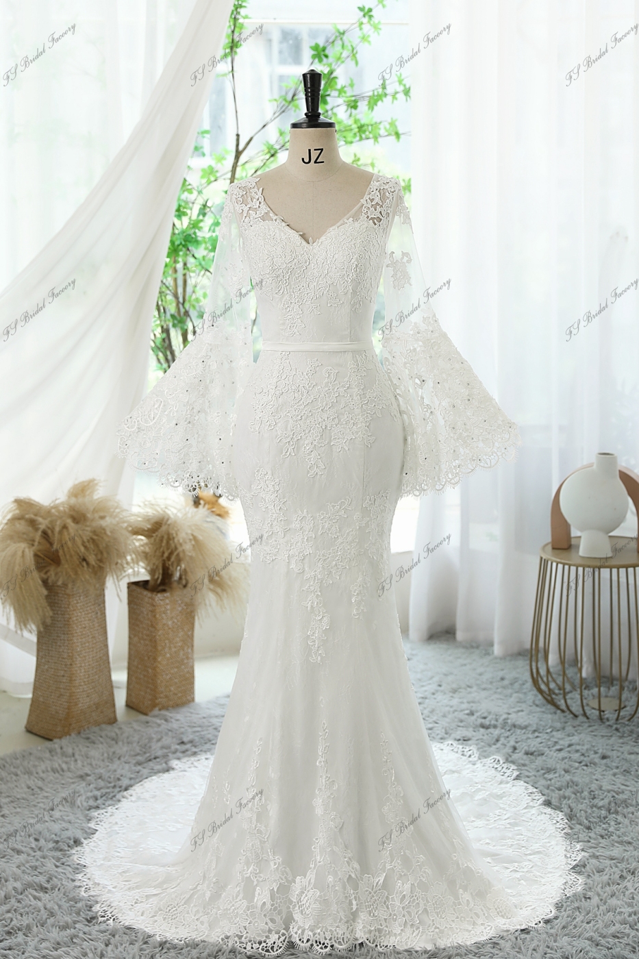 Lace Applique Crepe Mermaid Wedding Dresses