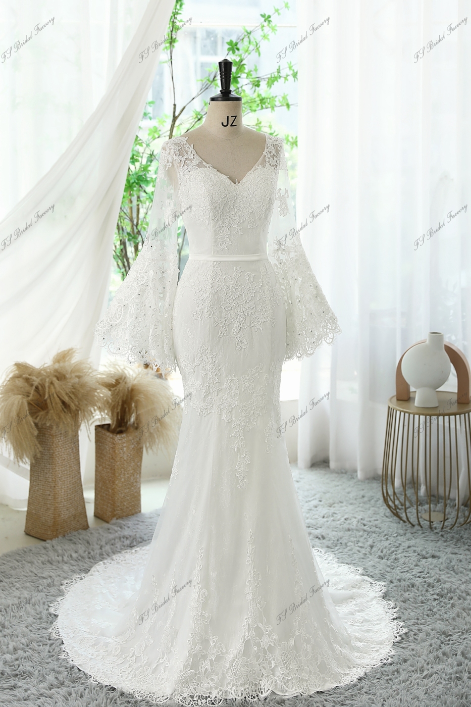 Lace Applique Crepe Mermaid Wedding Dresses