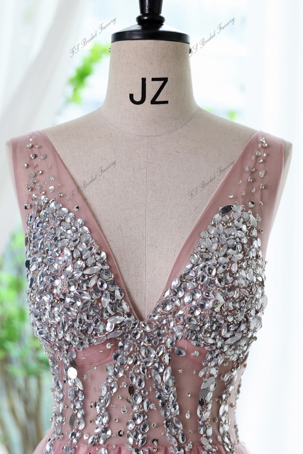 Gorgeous Tulle A-line Prom Gown With Crystal beading V-back