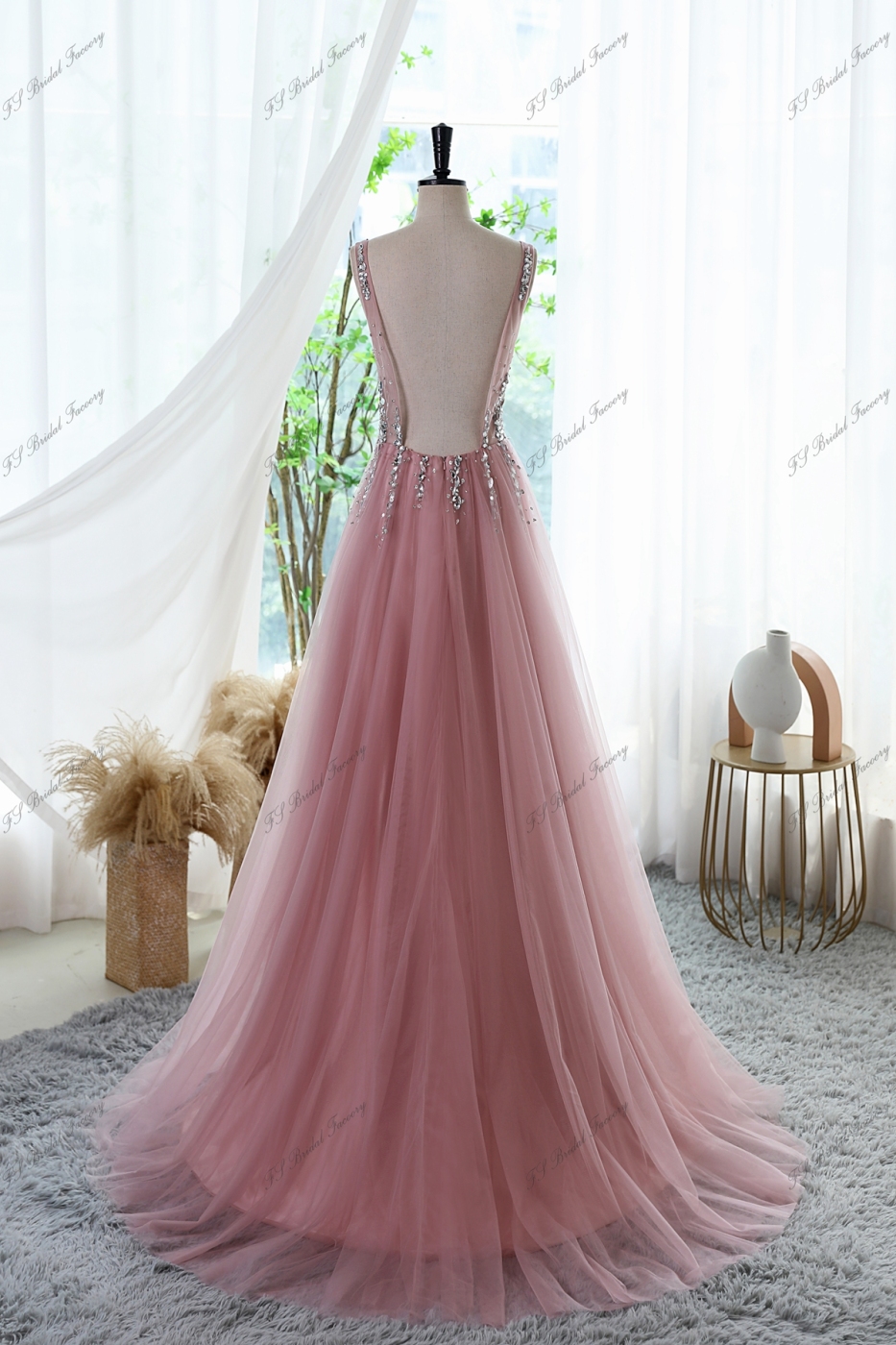 Gorgeous Tulle A-line Prom Gown With Crystal beading V-back