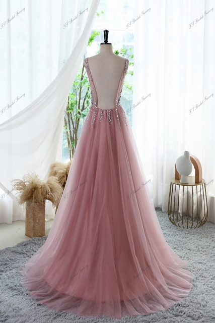 Gorgeous Tulle A-line Prom Gown With Crystal beading V-back