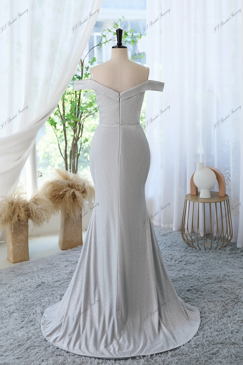 Split Front V-Neck Mermaid Prom Gown with Off The Shoulder Sleeves and Dazzling Beadwork main image 1