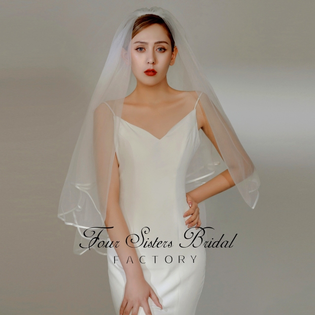 Simple Elegant Satn Edge Veils