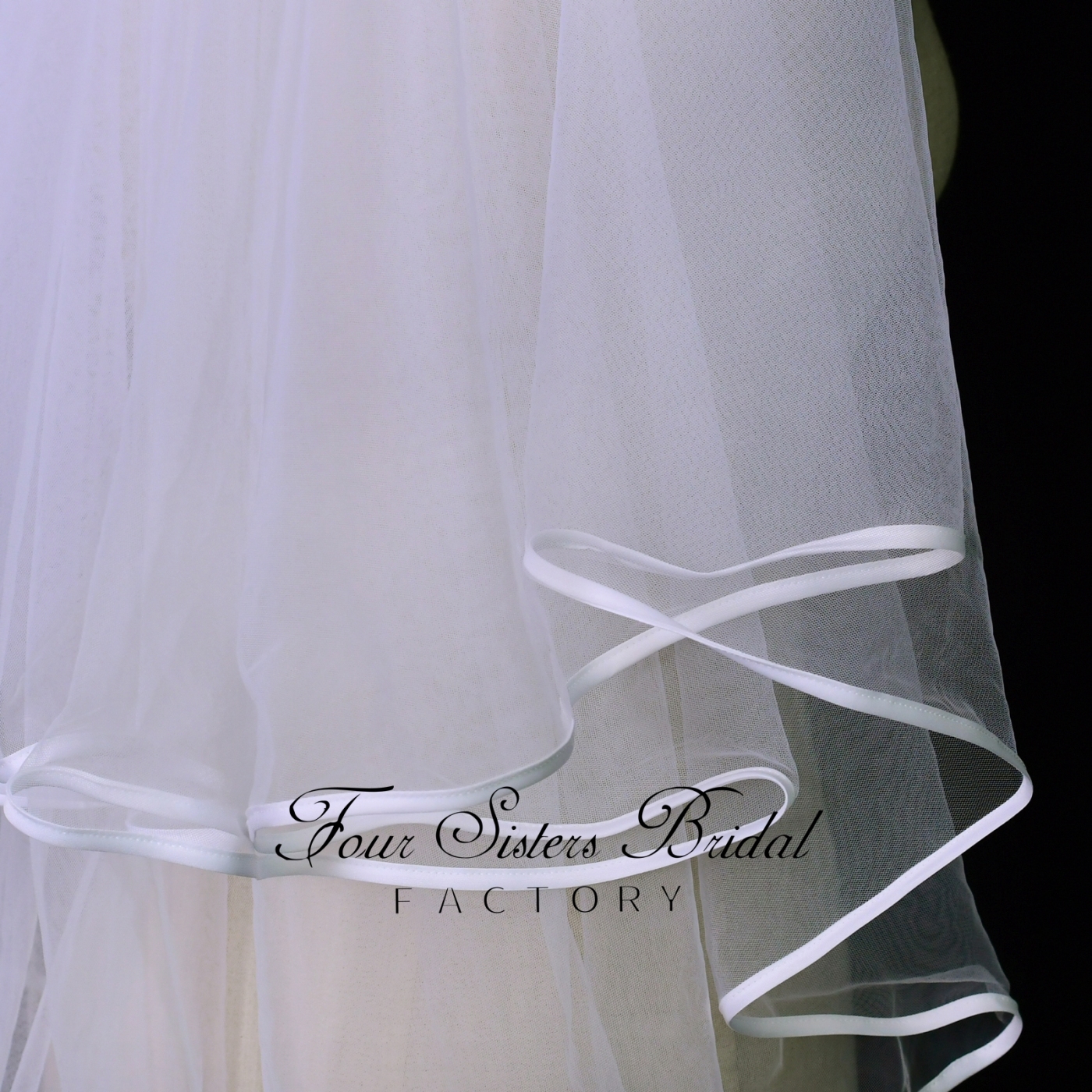 Simple Elegant Satn Edge Veils