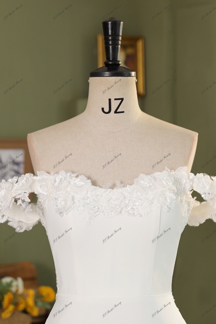 Stunning Floral Lace Appliques Mermaid Wedding Dress