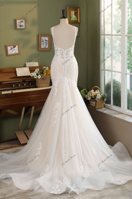Stunning Floral Lace Appliques Mermaid Wedding Dress