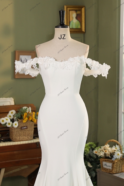 Stunning Floral Lace Appliques Mermaid Wedding Dress