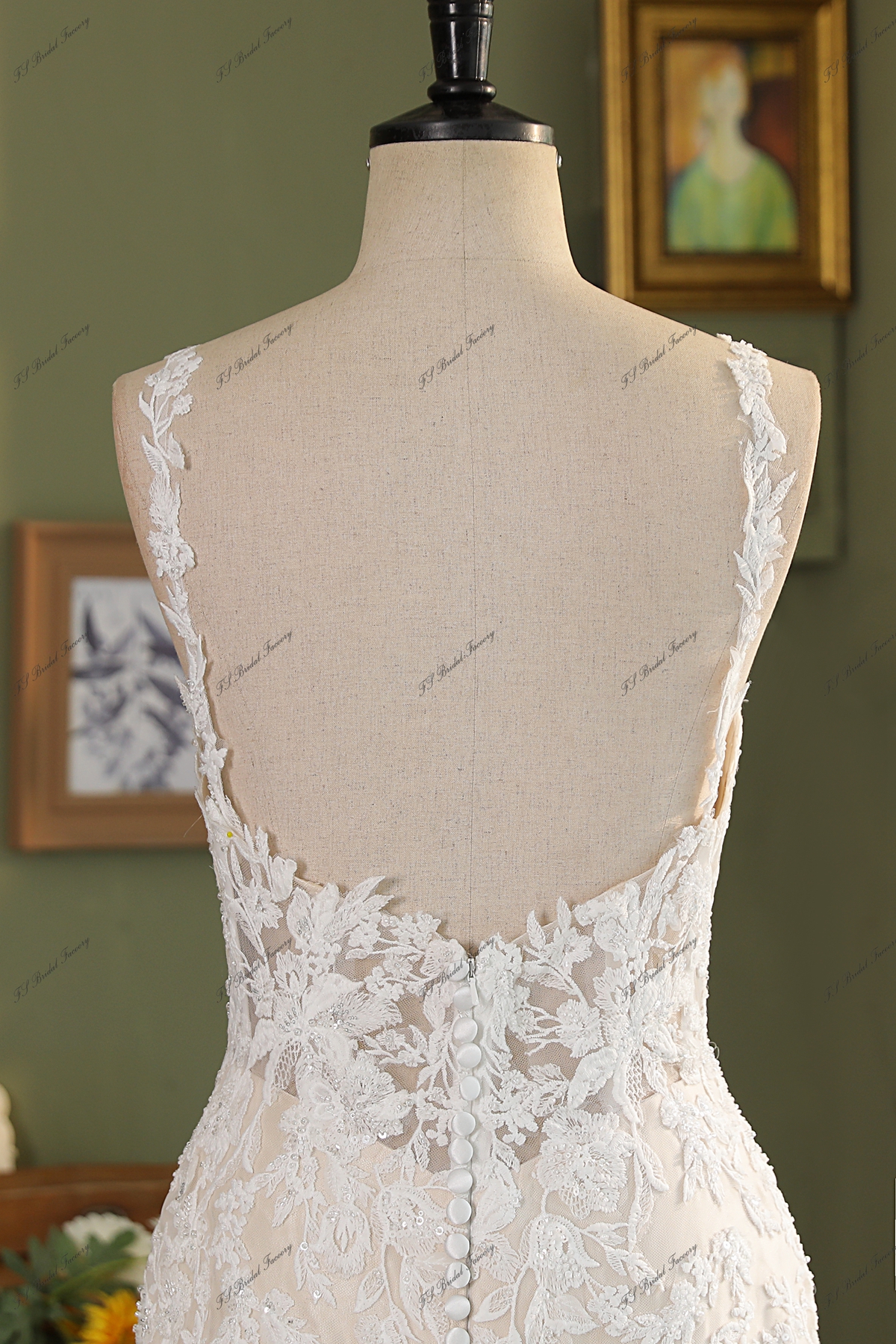 Glamorous Long Mermaid Tulle Appliques Lace Wedding Dress