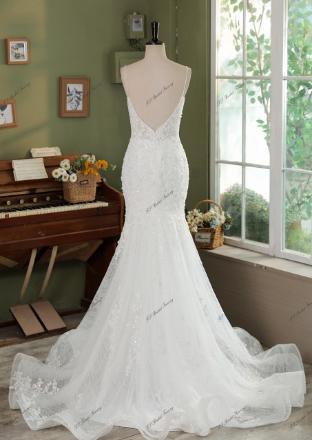 Romantic Strapless Lace Appliques Slit Mermaid Evening Gown