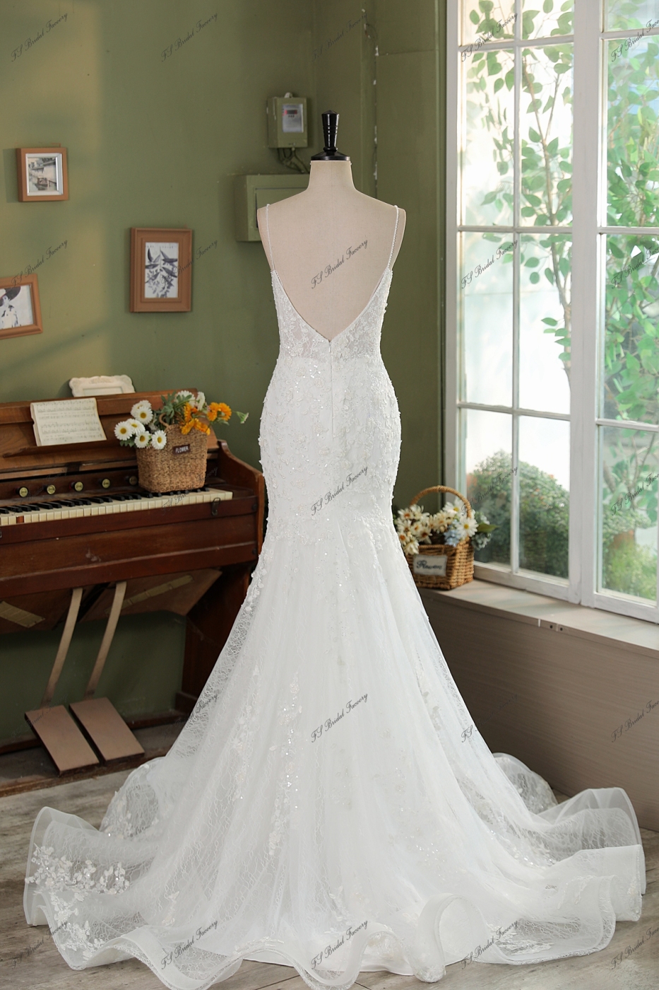 Stunning 3D Floral Lace Appliques Mermaid Wedding Dress