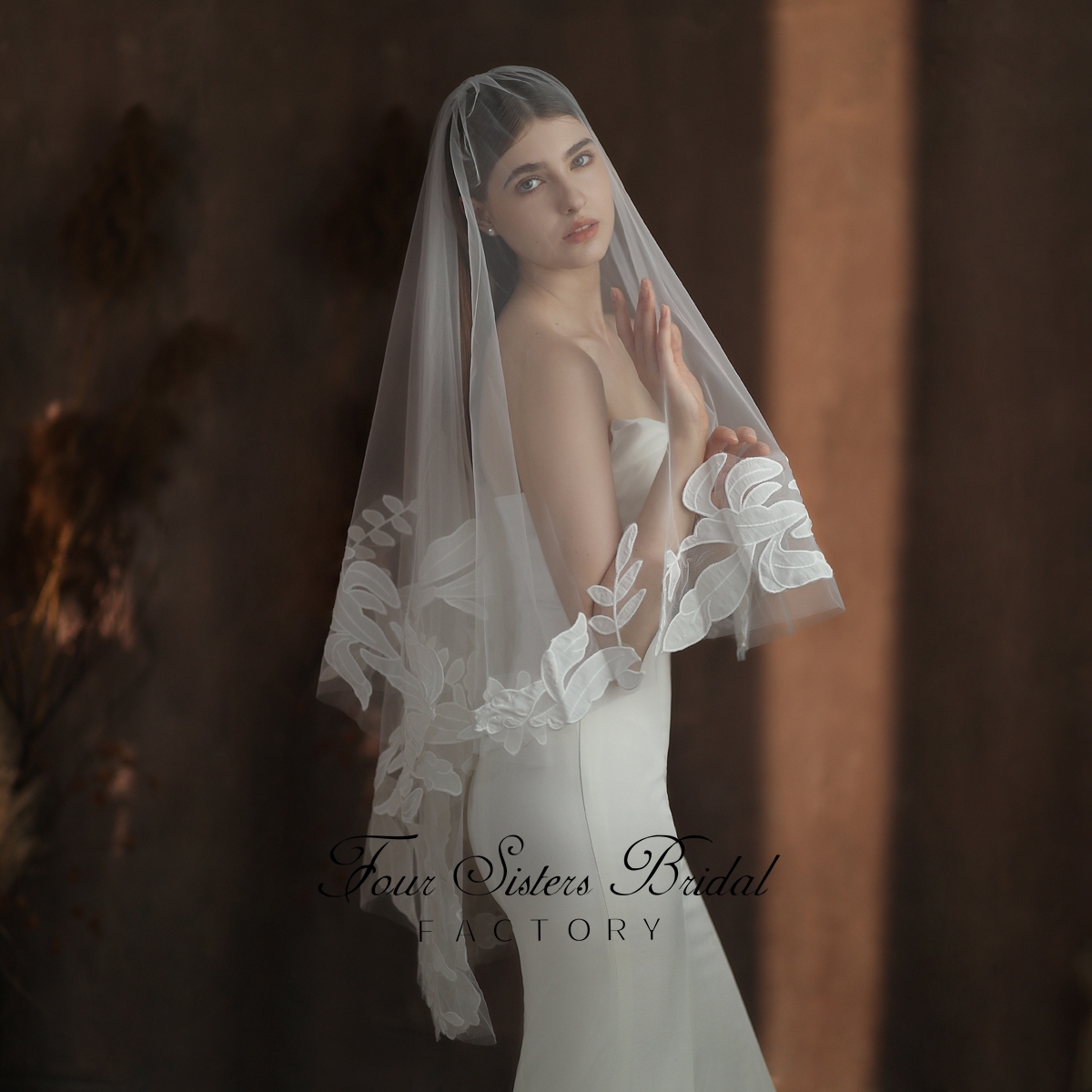 Two Layers Delicate Lace Flowers Veil