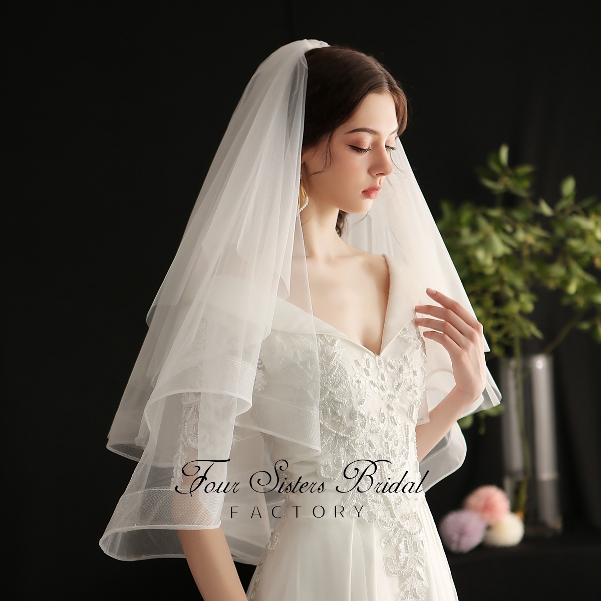 Multiple Layers Horse Hair Hem Veil