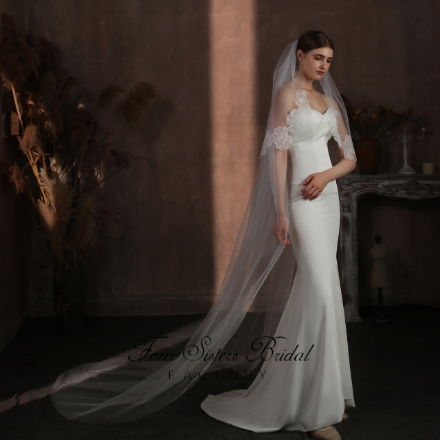 Two Layers Delicate Lace Flowers Veil
