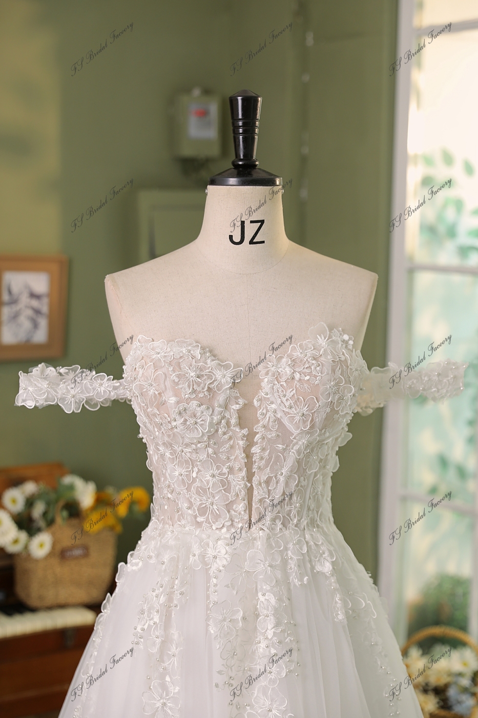 Detached  Romantic Tulle Sleeve With Pearls 3D Flowers A Line Wedding Gowns