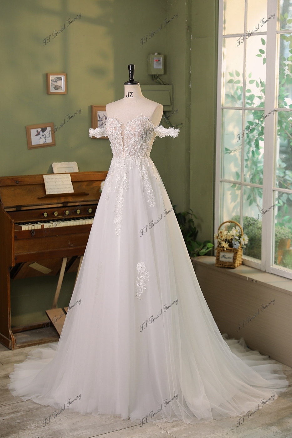 Detached  Romantic Tulle Sleeve With Pearls 3D Flowers A Line Wedding Gowns