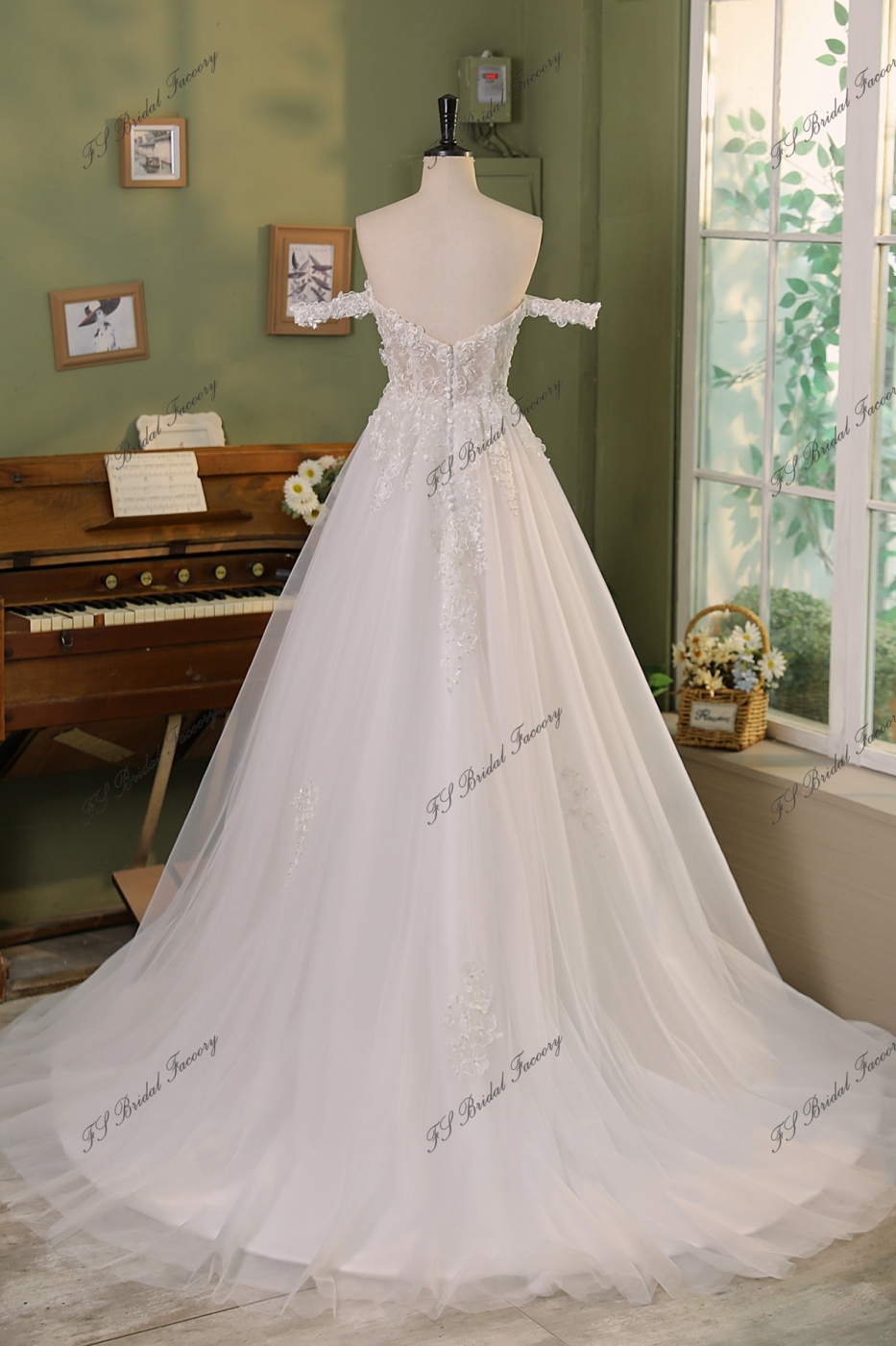 Detached  Romantic Tulle Sleeve With Pearls 3D Flowers A Line Wedding Gowns