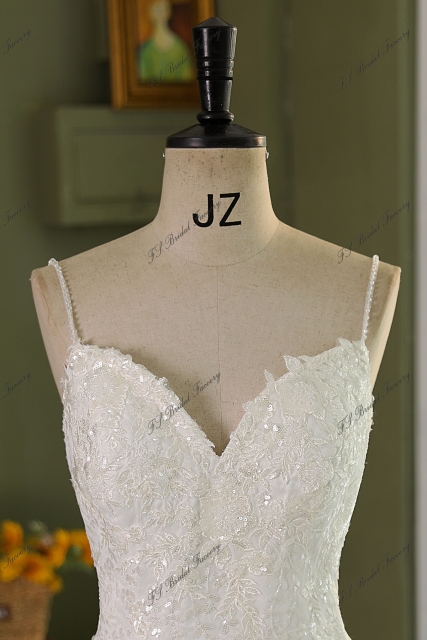 Modern Beading Lace Wedding Dress With Tulle Corset Back