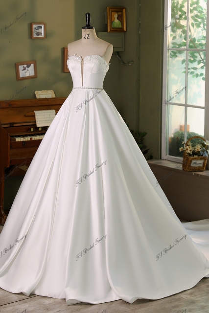 Soft Satin Ball Gowns Wedding Dress With 3D Beading Flowers