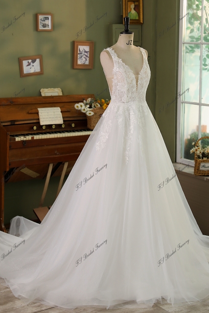 Modern  Lace Wedding Dress With Tulle Plug In