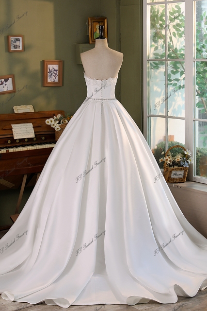 Soft Satin Ball Gowns Wedding Dress With 3D Beading Flowers