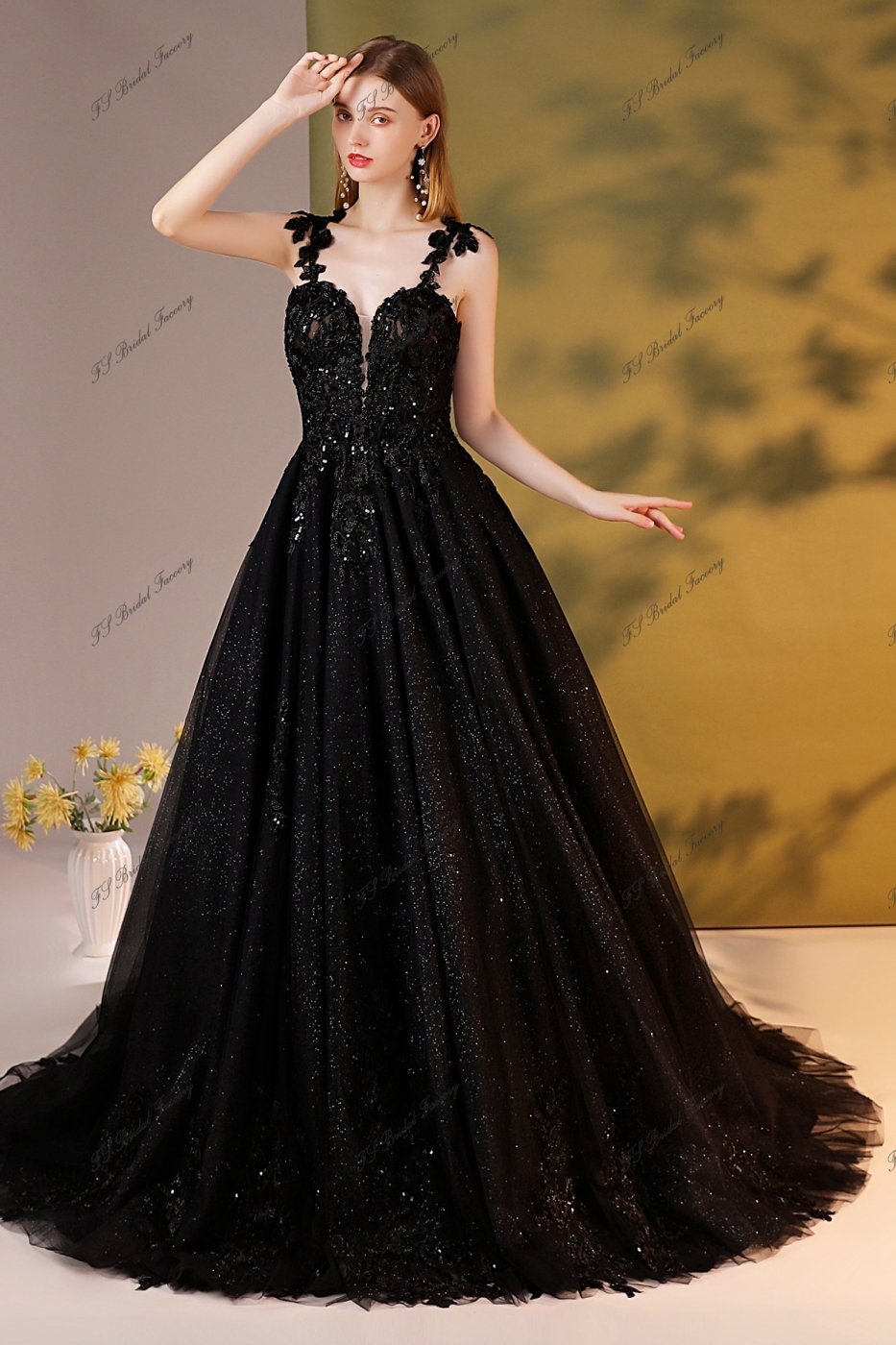 Detached Shoulder Strap With Big Ball Bridal Gown